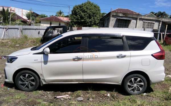SUZUKI  ERTIGA  HX