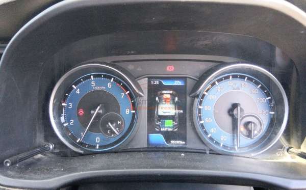 SUZUKI  ERTIGA  HX