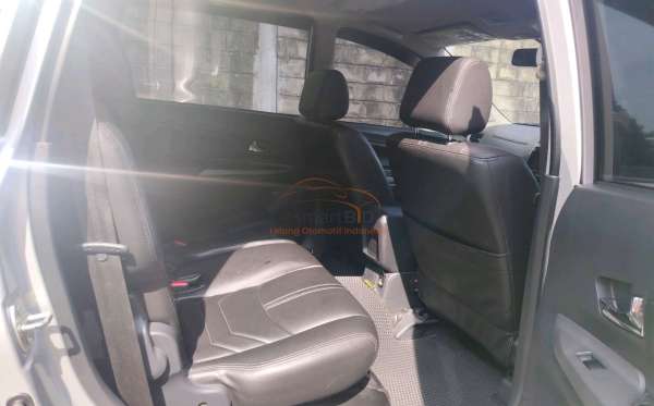 TOYOTA AVANZA VELOZ