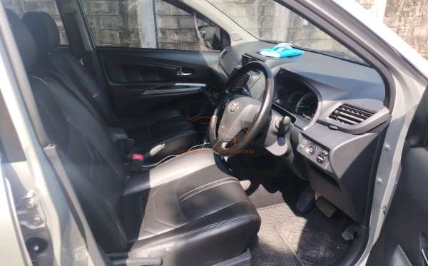 TOYOTA AVANZA VELOZ