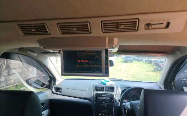 TOYOTA AVANZA VELOZ