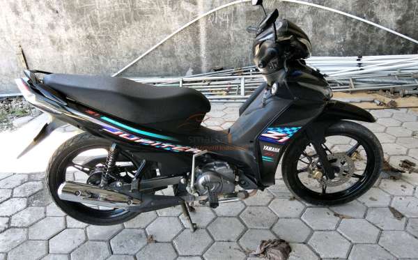 YAMAHA JUPITER Z1