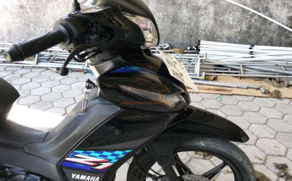 YAMAHA JUPITER Z1