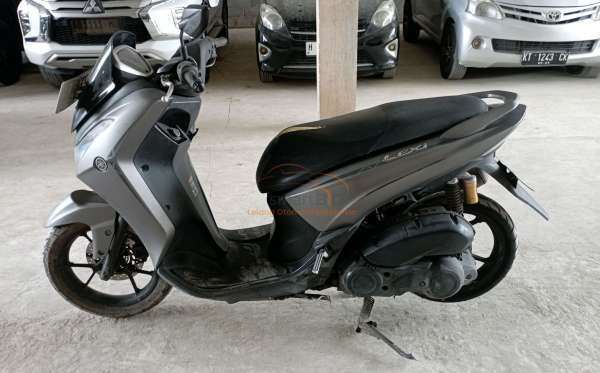 YAMAHA LEXI