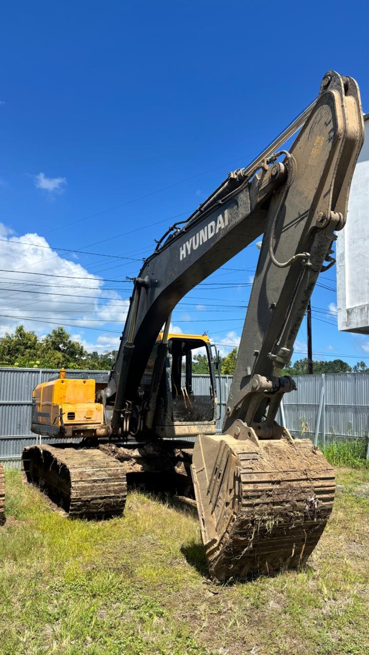 HYUNDAI EXCAVATOR HX210S