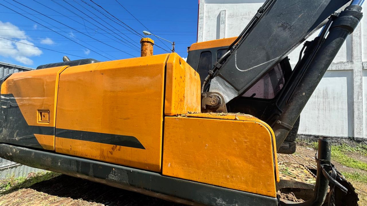 HYUNDAI EXCAVATOR HX210S