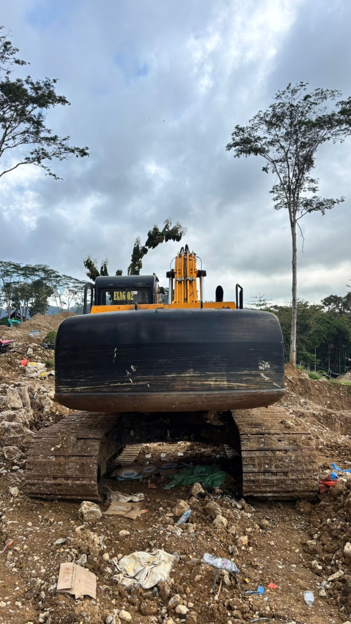 JCB EXCAVATOR  TYPE 205 LC NXT