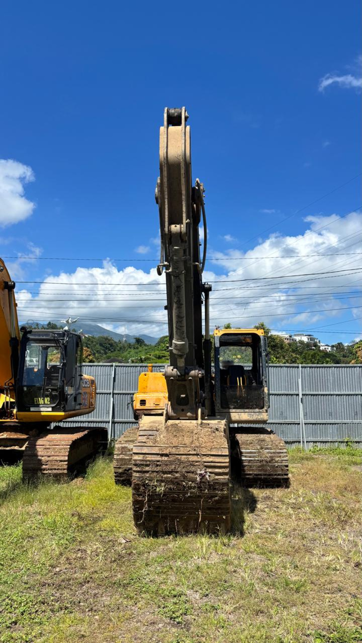 HYUNDAI EXCAVATOR HX210S