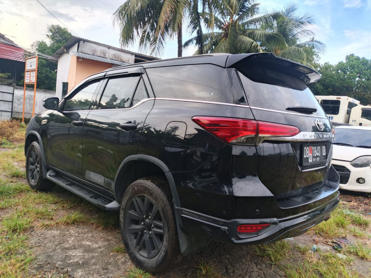TOYOTA FORTUNER 2.7 SRZ