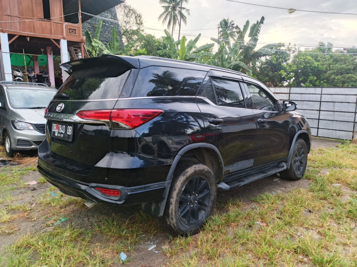 TOYOTA FORTUNER 2.7 SRZ