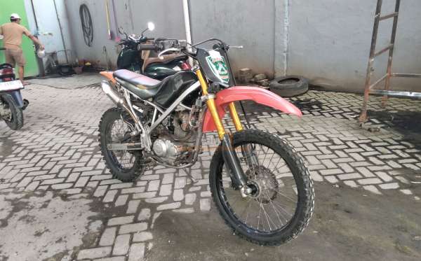 KAWASAKI KLX 150
