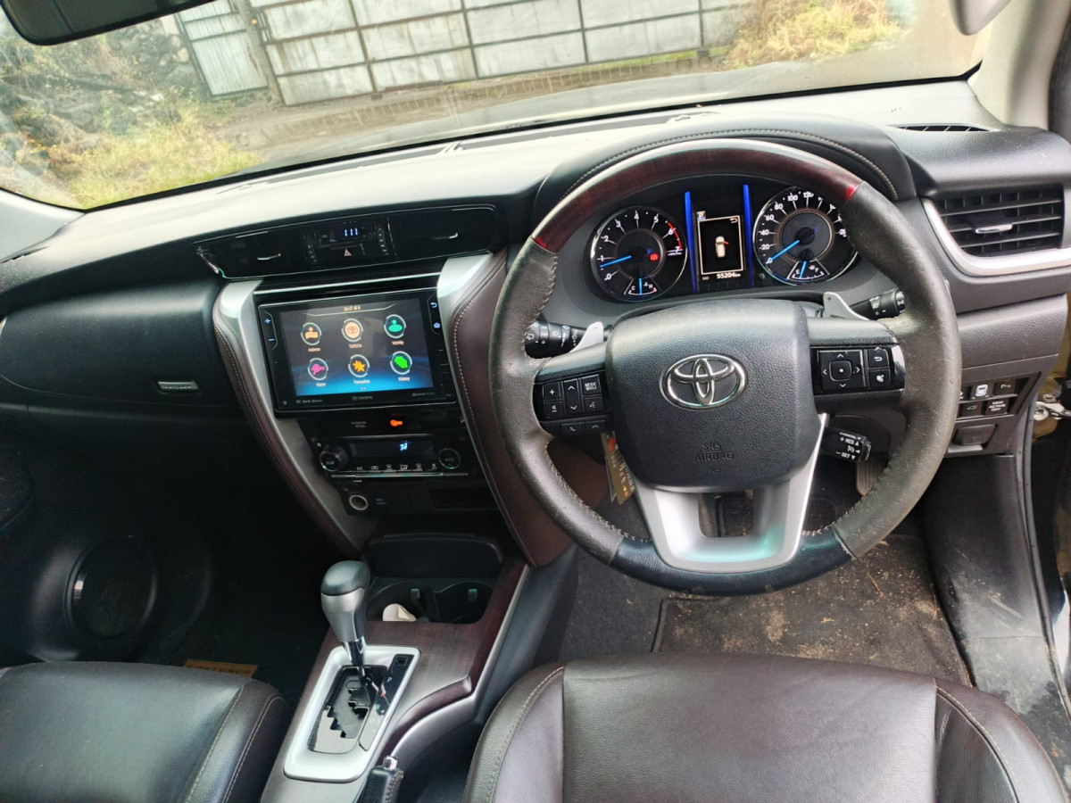 TOYOTA FORTUNER 2.7 SRZ