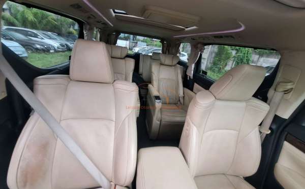 TOYOTA ALPHARD 2.5 G