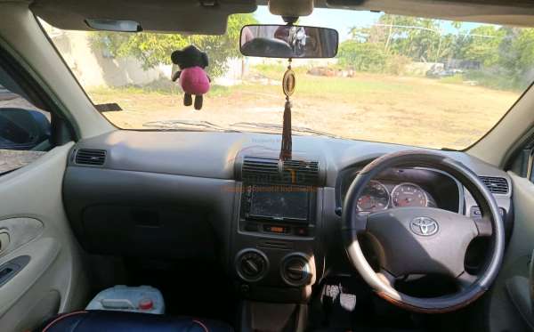 TOYOTA  AVANZA