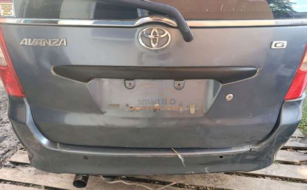 TOYOTA  AVANZA