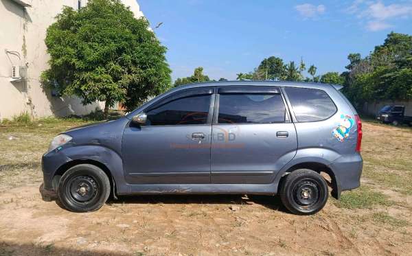 TOYOTA  AVANZA