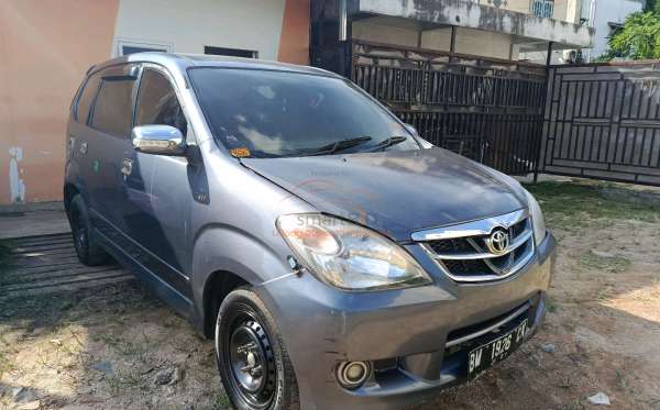 TOYOTA  AVANZA