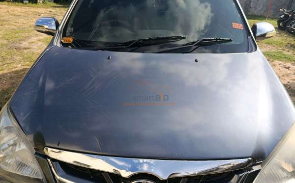 TOYOTA  AVANZA