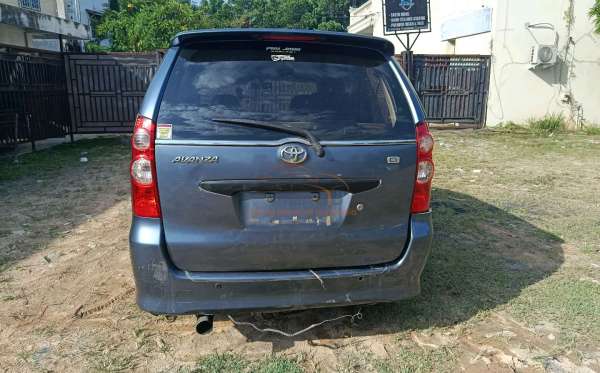 TOYOTA  AVANZA