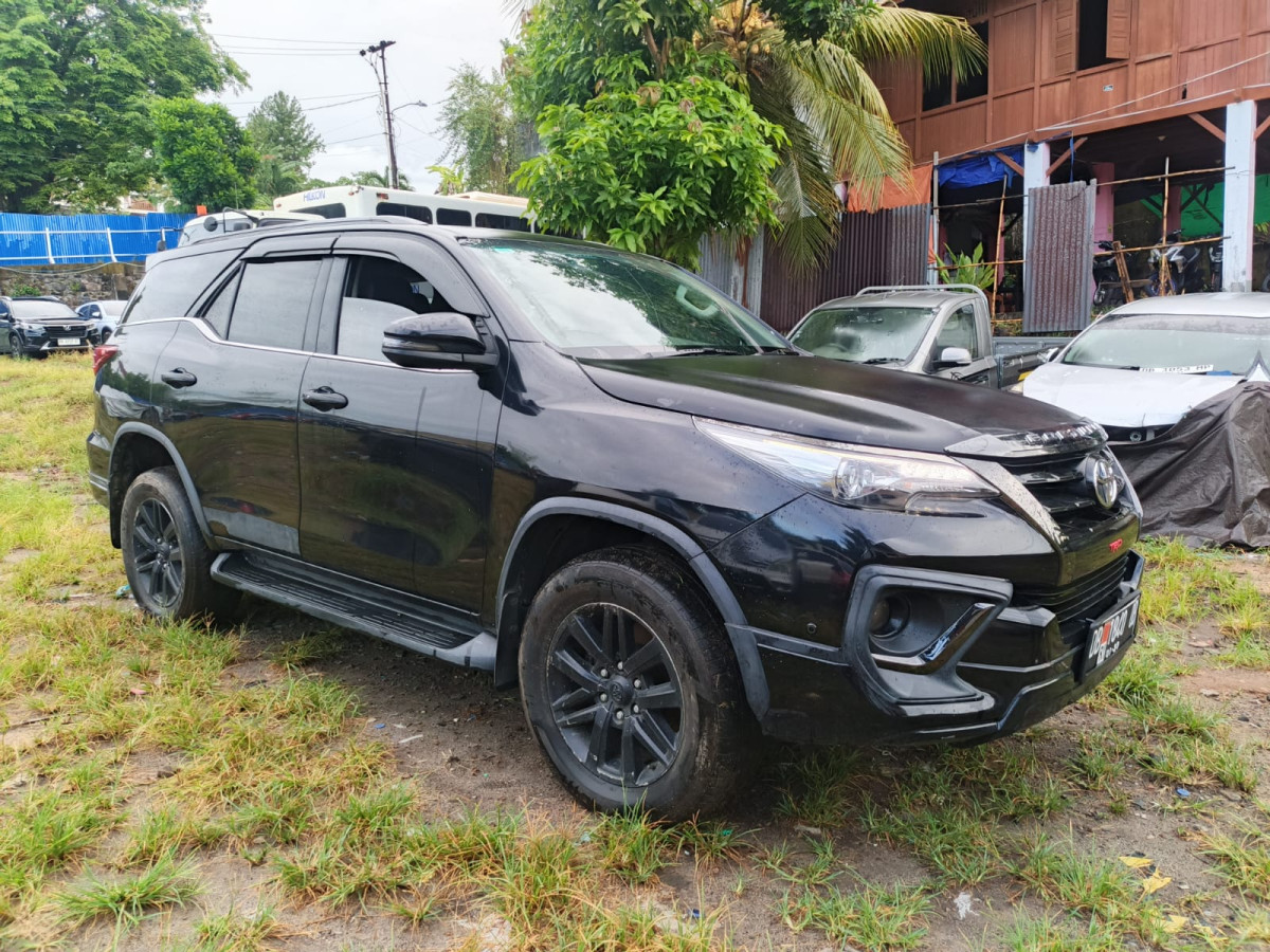 TOYOTA FORTUNER 2.7 SRZ