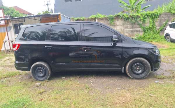 WULING CONFERO