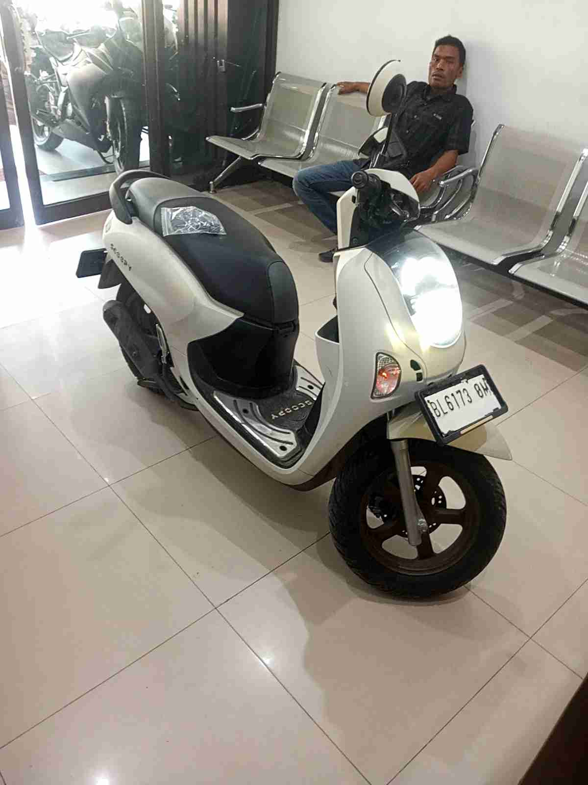 HONDA SCOOPY PRESTIGE