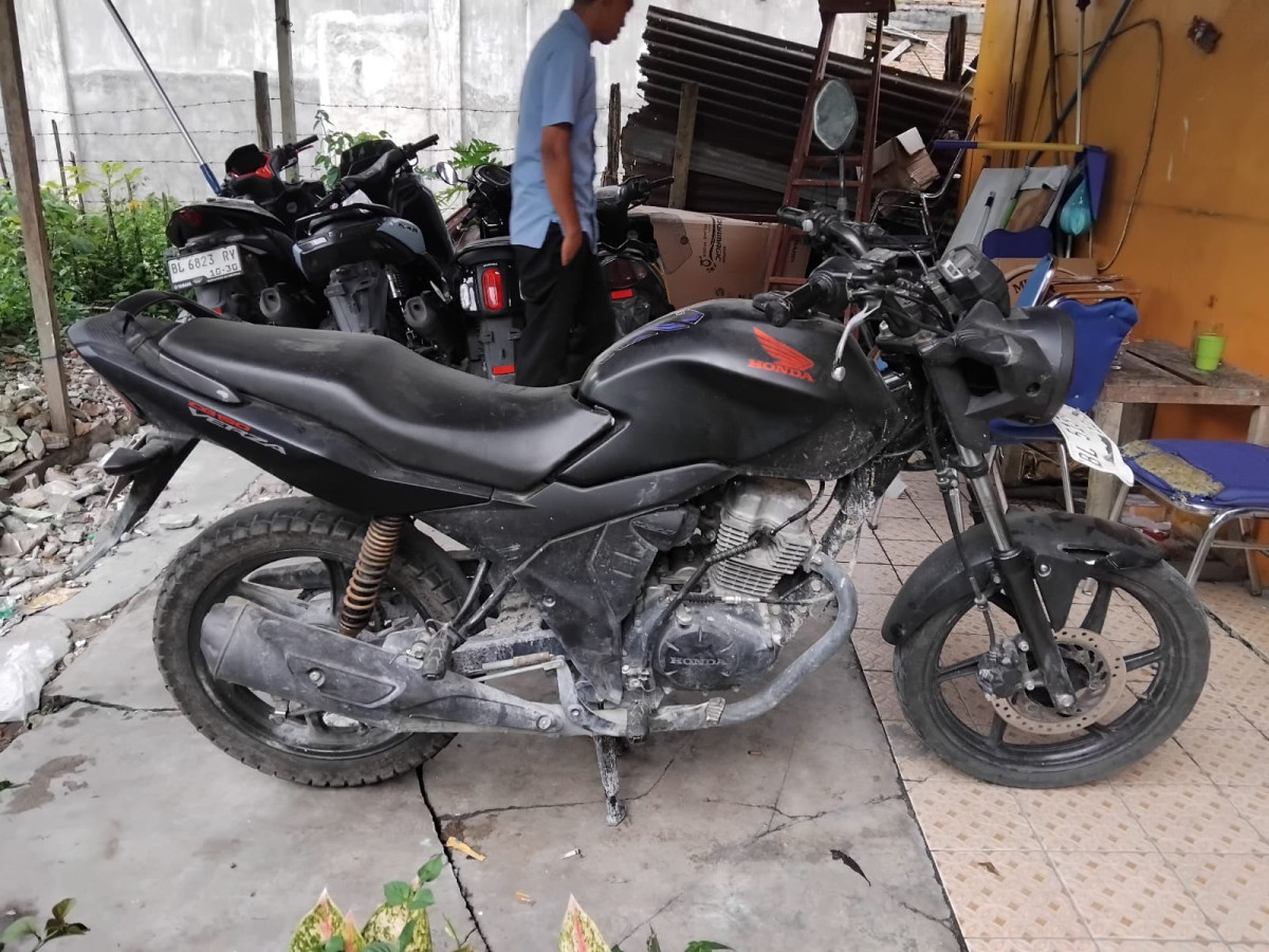 HONDA CB 150 Verza
