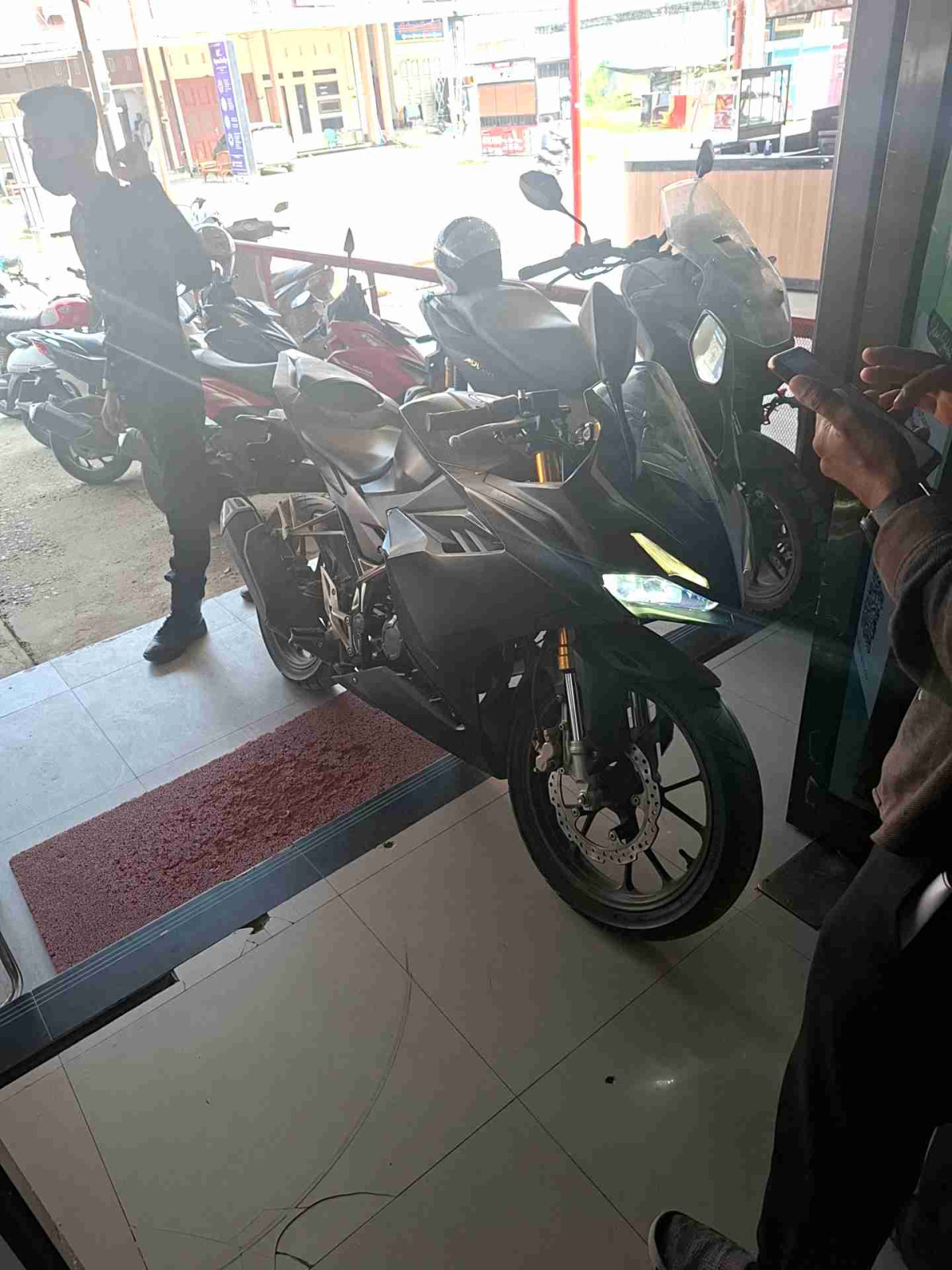 HONDA CBR 150 R