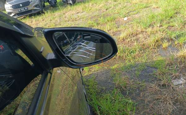 DAIHATSU  SIGRA  R