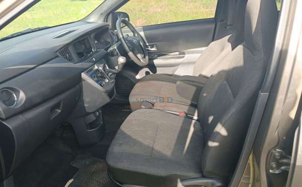 DAIHATSU  SIGRA  R
