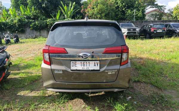 DAIHATSU  SIGRA  R