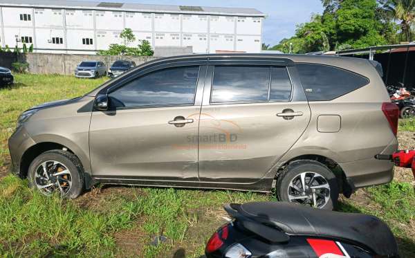 DAIHATSU  SIGRA  R