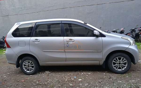 DAIHATSU  XENIA