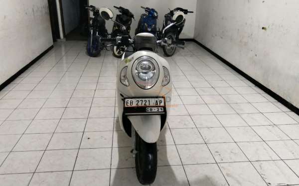HONDA  SCOOPY PRESTIGE