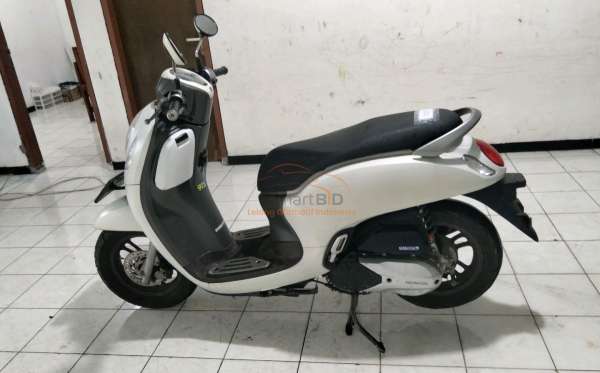 HONDA  SCOOPY PRESTIGE