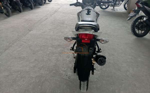 HONDA CB 150 R