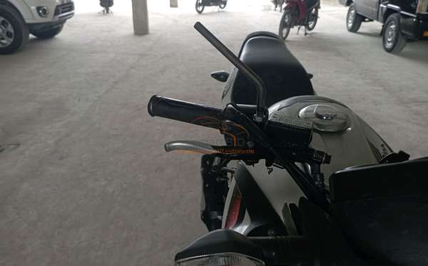 HONDA CB 150 R