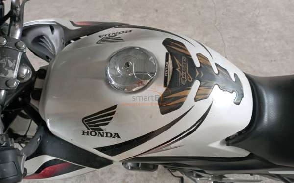 HONDA CB 150 R