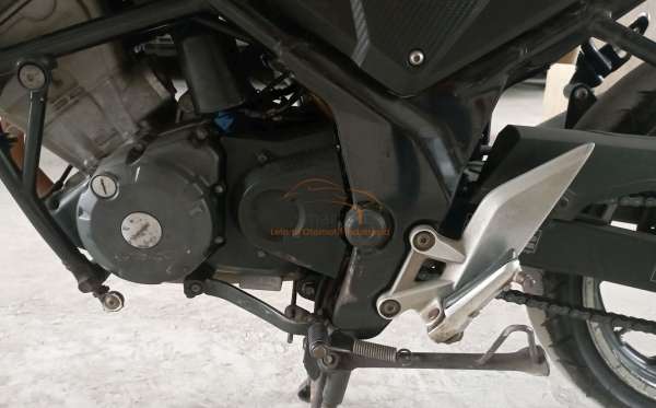 HONDA CB 150 R