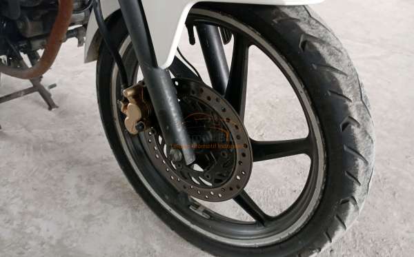 HONDA CB 150 R