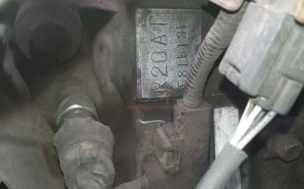 HONDA  CR-V  RE1 2WD 2.0 A/T