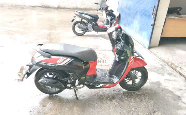 HONDA SCOOPY SPORTY