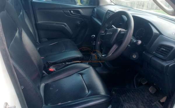 ISUZU DMAX PU