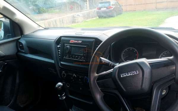 ISUZU DMAX PU