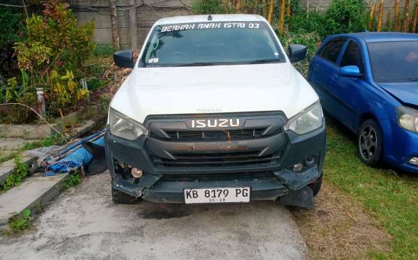 ISUZU DMAX PU
