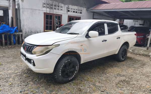 MITSUBISHI STRADA TRITON DC HDX