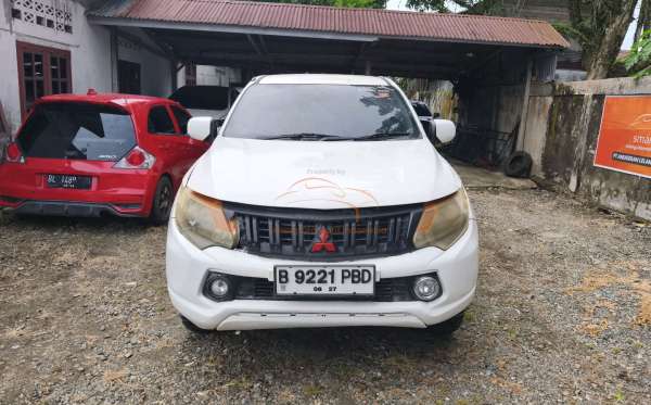 MITSUBISHI STRADA TRITON DC HDX