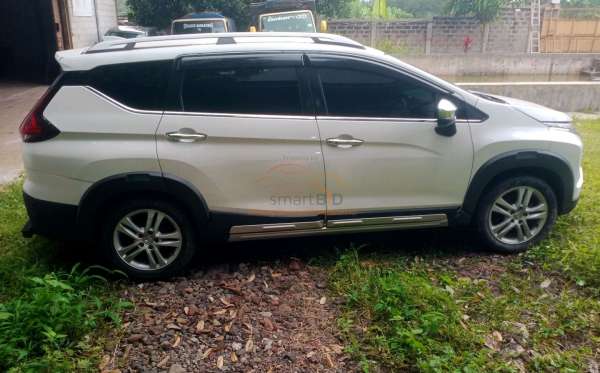 MITSUBISHI XPANDER CROSS 1.5L PLUS