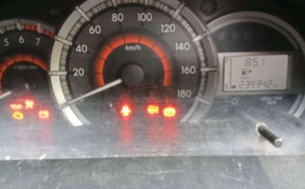 TOYOTA AVANZA