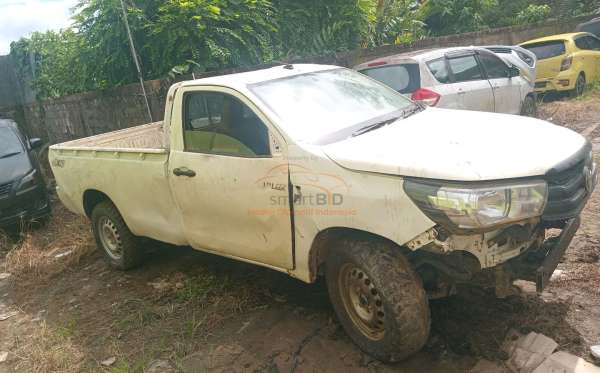 TOYOTA HILUX SINGLE CABIN